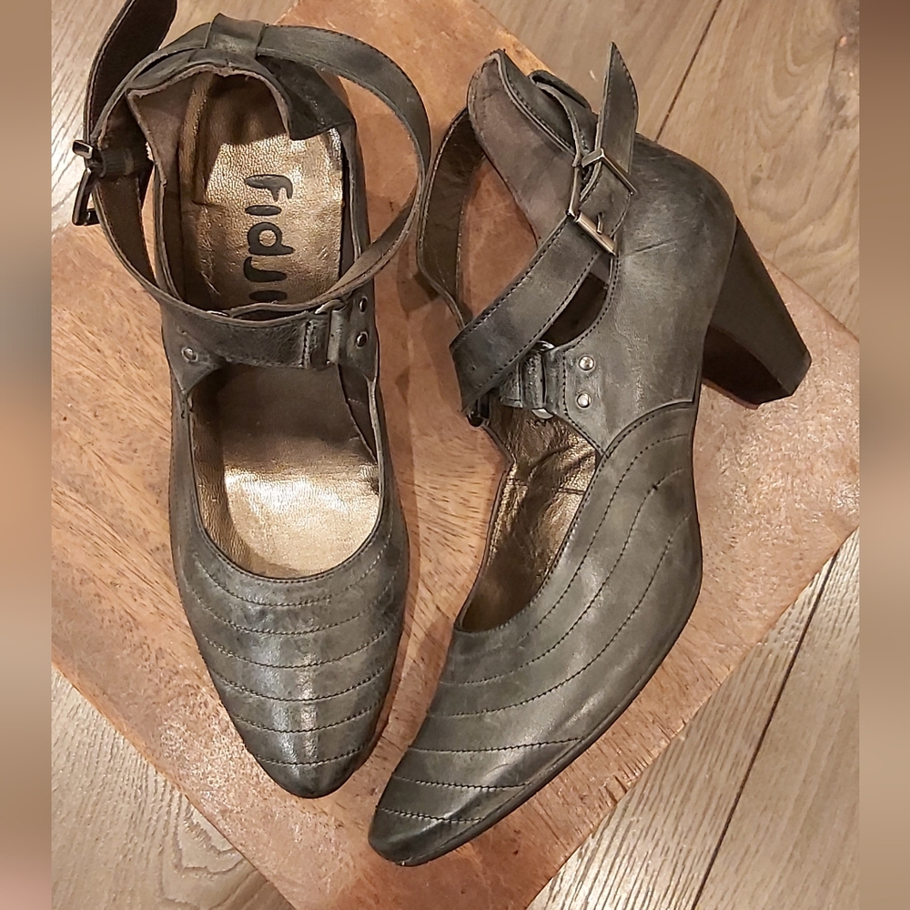 Fidji leather ankle strap heels